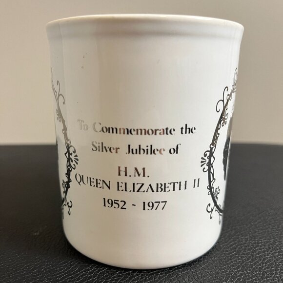 Kilncraft Queen Elizabeth Coffee Cup White And Silver Colour - Picture 4 of 6